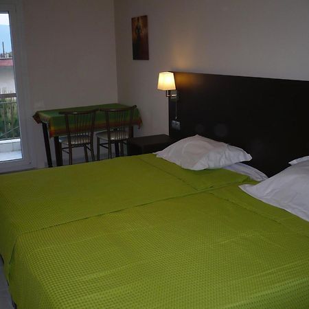 Big Dino'S Galini Apartment อัสโปรวาลตา ภายนอก รูปภาพ