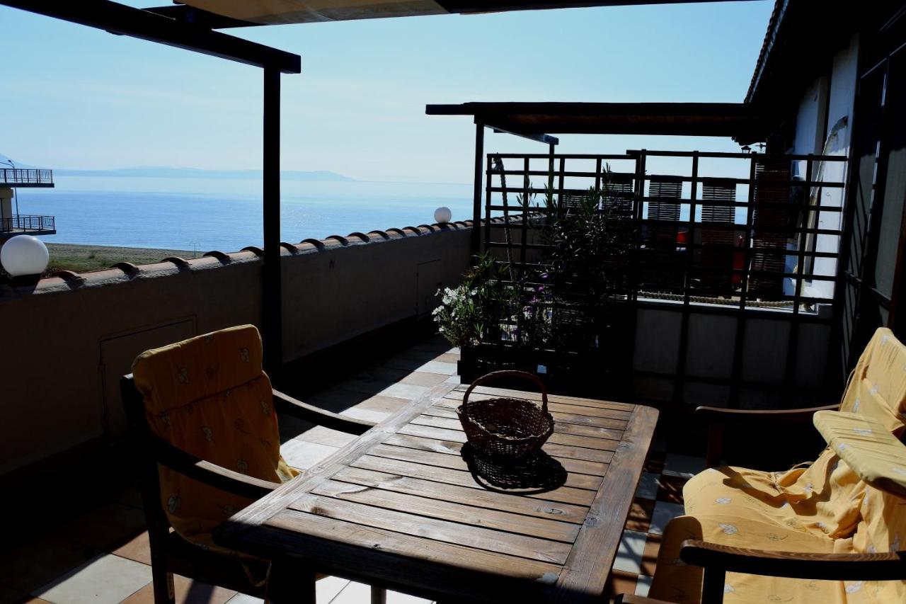 Big Dino'S Galini Apartment อัสโปรวาลตา ภายนอก รูปภาพ