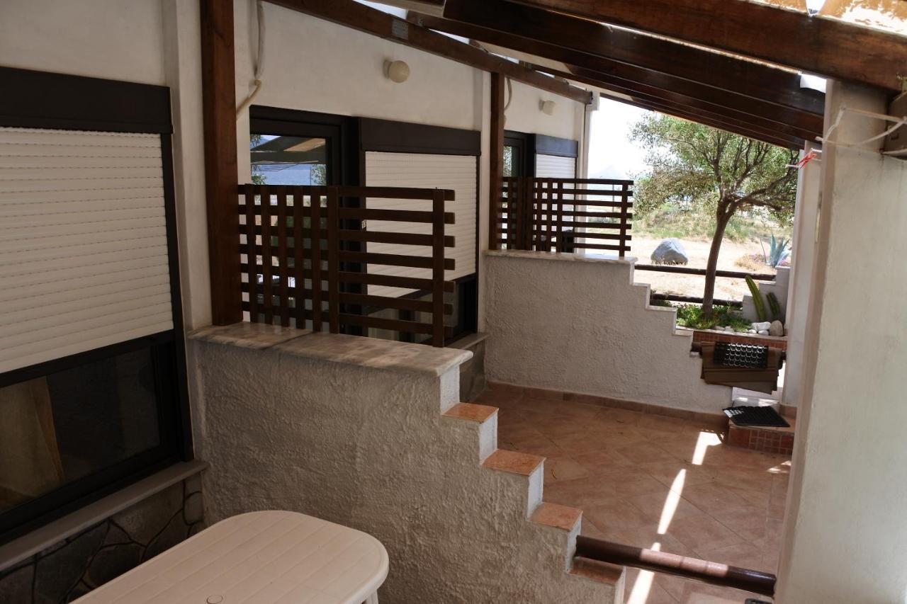 Big Dino'S Galini Apartment อัสโปรวาลตา ภายนอก รูปภาพ
